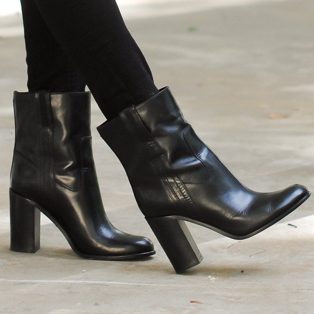 Kate Spade Baise Leather Pull On Heeled Calf Ankle Boot Bootie Smooth Size 10